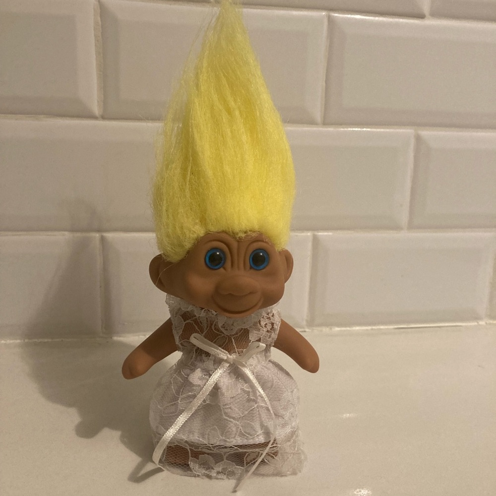 Troll Vintage Wedding troll Size OS